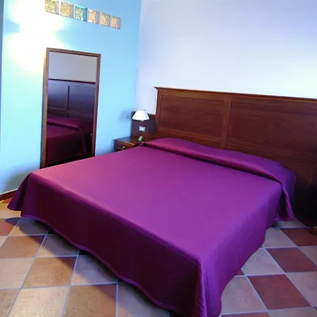 ホテル Corte Castelletto ノガローレ・ロッカ