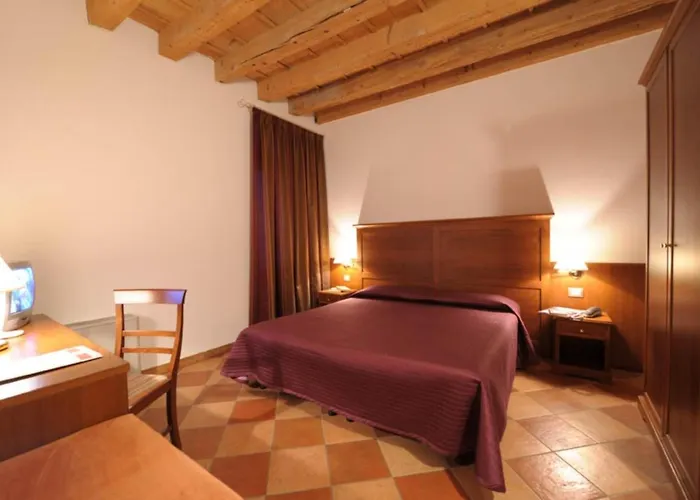 Corte Castelletto Nogarole Rocca